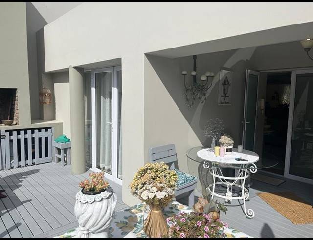 4 BEDROOM HOUSE FOR SALE IN HARTENBOS CENTRAL